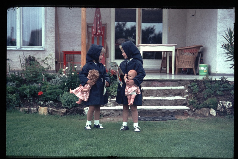 24.Regensburg jun 1966 Brigitte,Marion.JPG